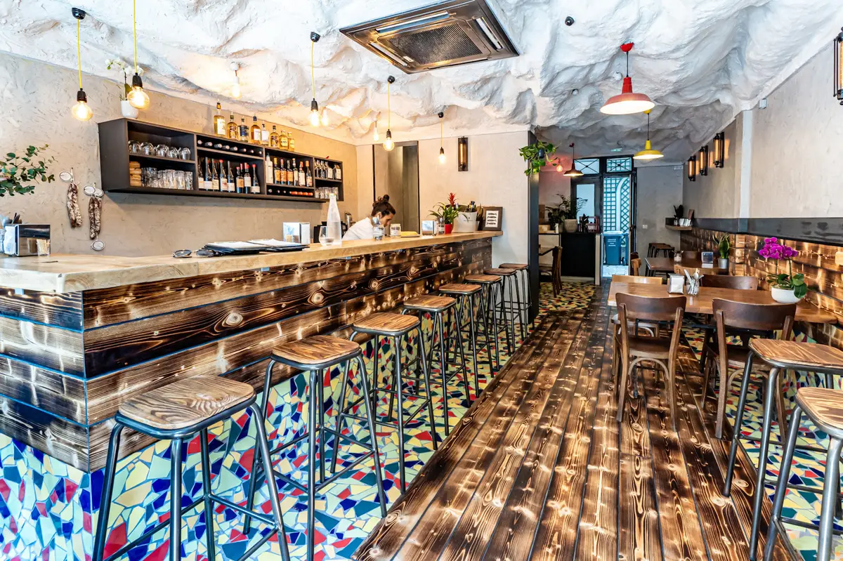 Salle du Tina au 38, bar à tapas rue de Vaugirard Paris 6ème